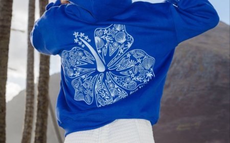 Cozy in Color: The Rise of the Pink Palm Puff Trend