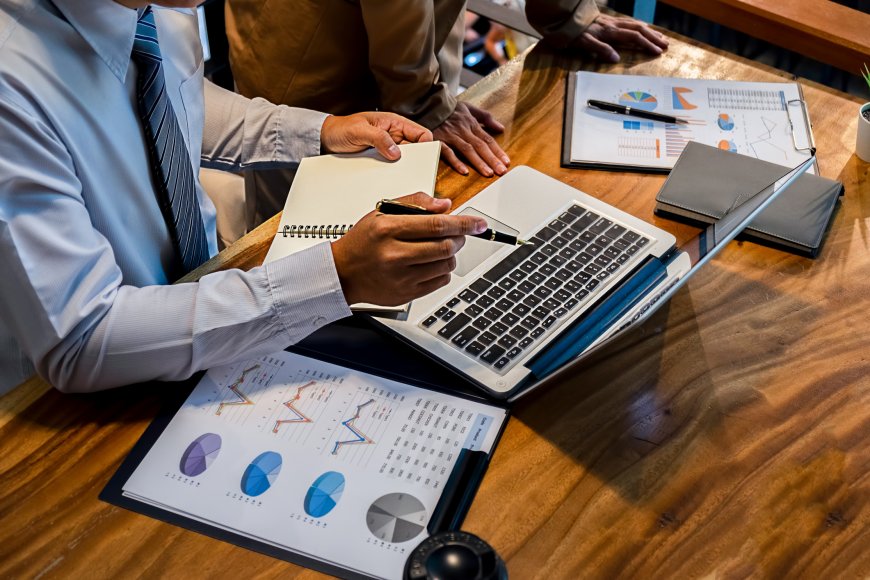 How Does Navigating Finance Involve Creating Financial Narratives With Expert Writers?