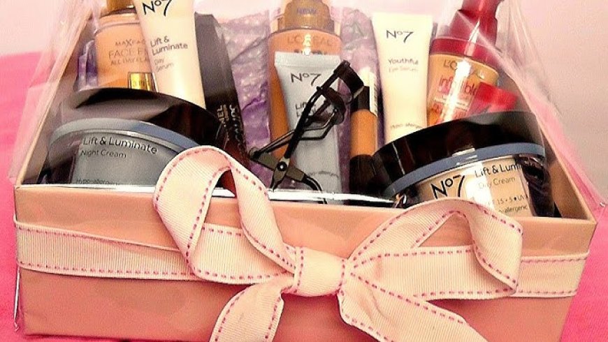 Elevate Your Brand with Elegant Cosmetic Gift Packaging