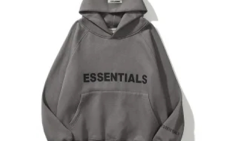 Classic Essentials Hoodie – Clean Look, Supreme Comfort
