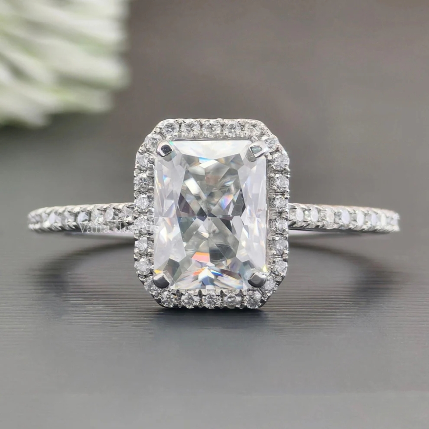 The Ultimate Guide to Buying Diamond Engagement Rings for Women