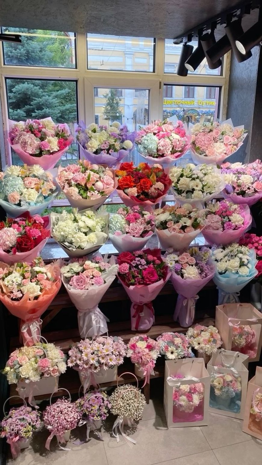 Best Flower Shop in Dubai – Fresh Blooms & Fast Delivery