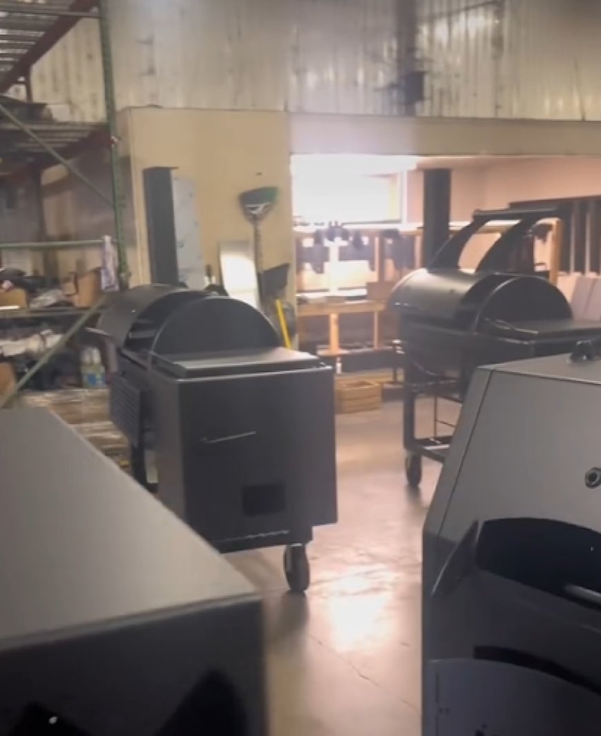 What’s the Best Setup: Custom Pellet Grills or Vertical Offset Smoker?