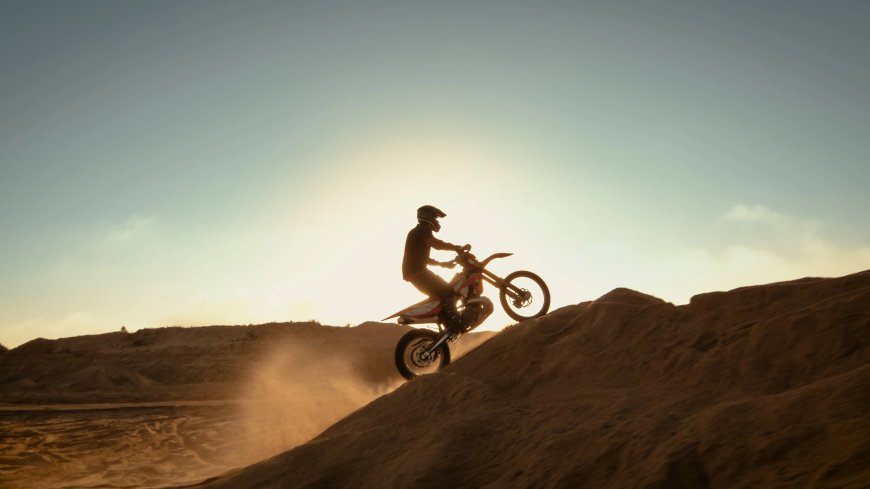 Dirt Bike Dubai Tour – Thrill Through the Dunes